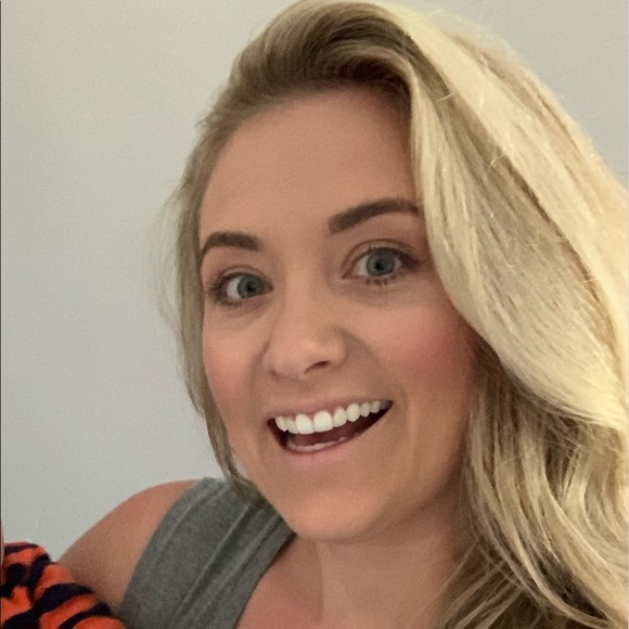 Meet your Posher, Jessica - Picture 1 of 1